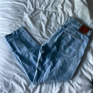 Levi’s Jeans- Straight Leg distressed